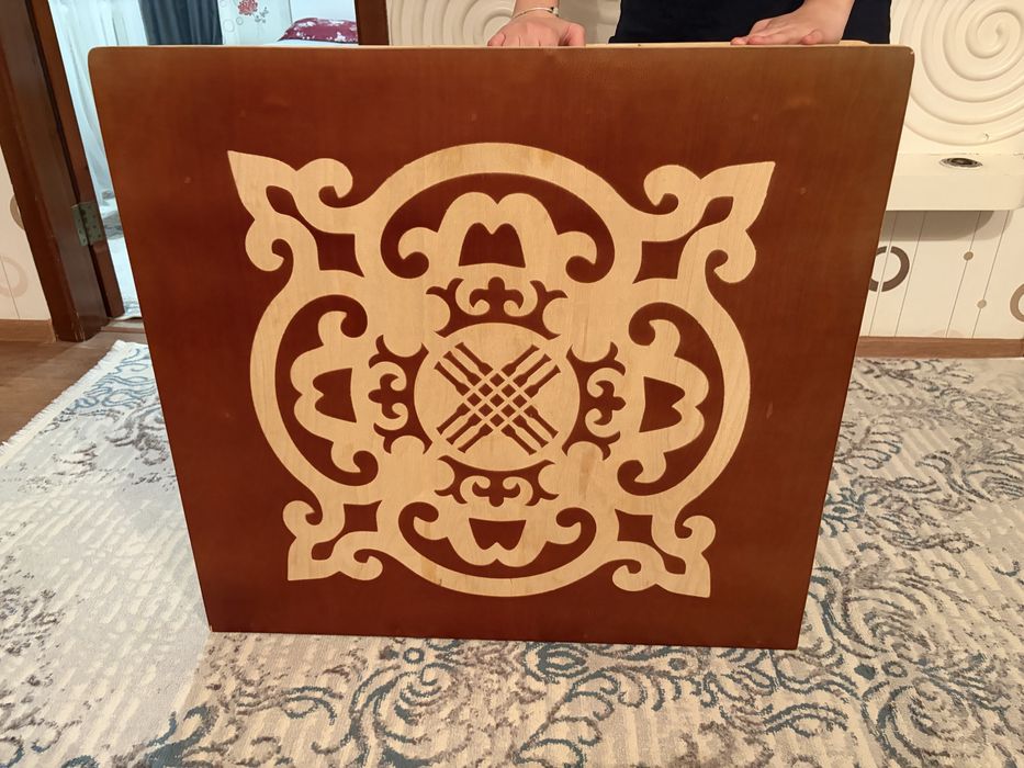 Продам склпдноц стол казахский 150х80