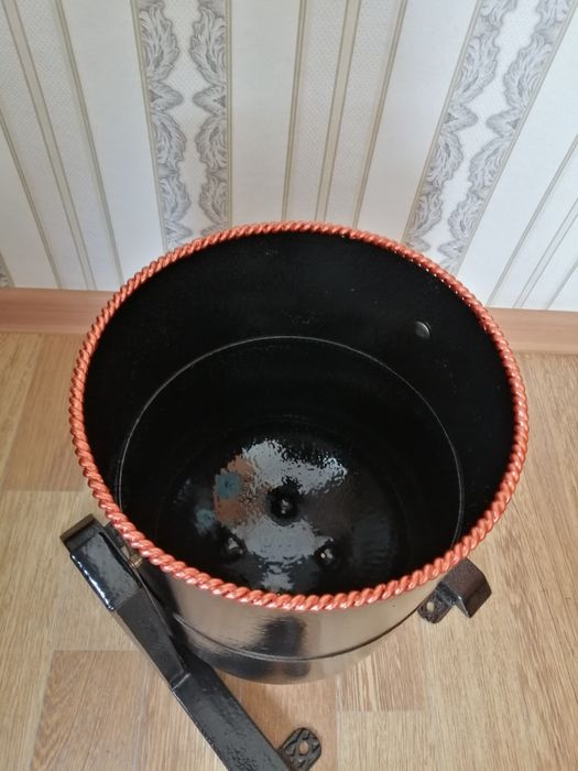 Металлическая урна в стиле лофт