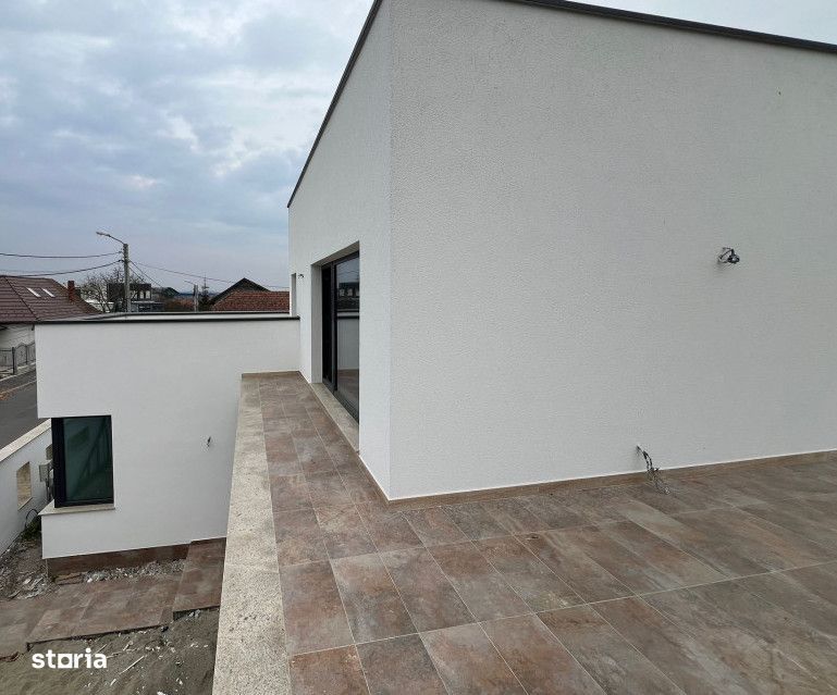 Casa Noua Semifinisata in Someseni, 700mp teren