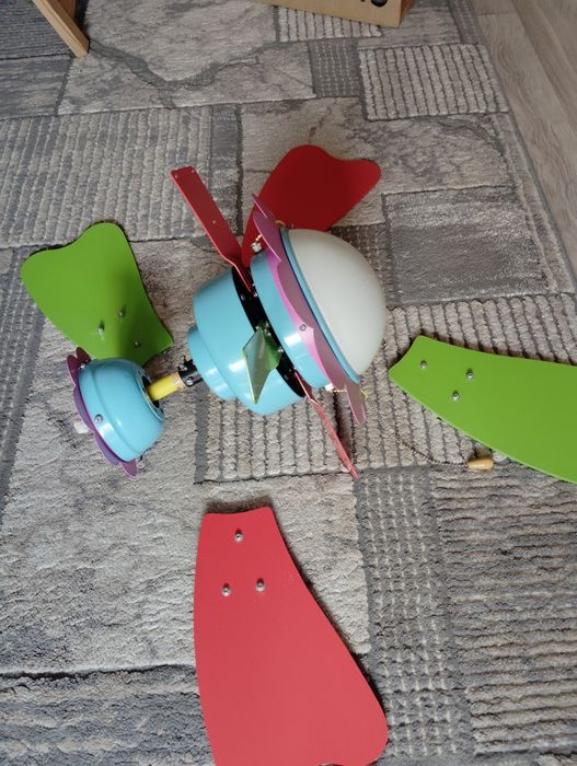 Candelabru  pentru camera copiilor.