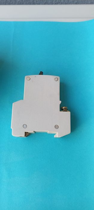 Автоматични прекъсвачи FLACH - 6 бр. за 20 лв.