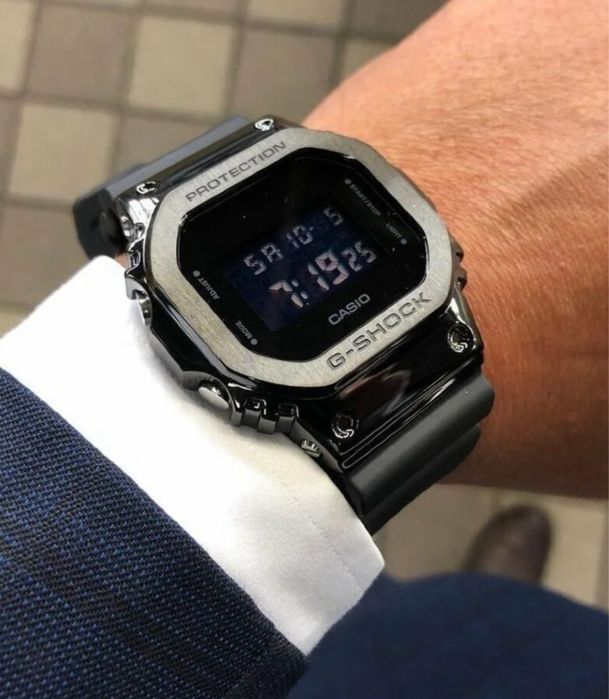Продам CASIO G-Shock GM-5600B пластик, сталь