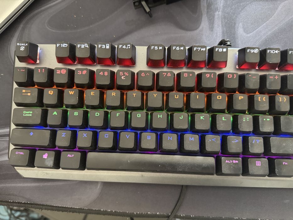 Trust GXT 834 TKL – механична геймърска клавиатура