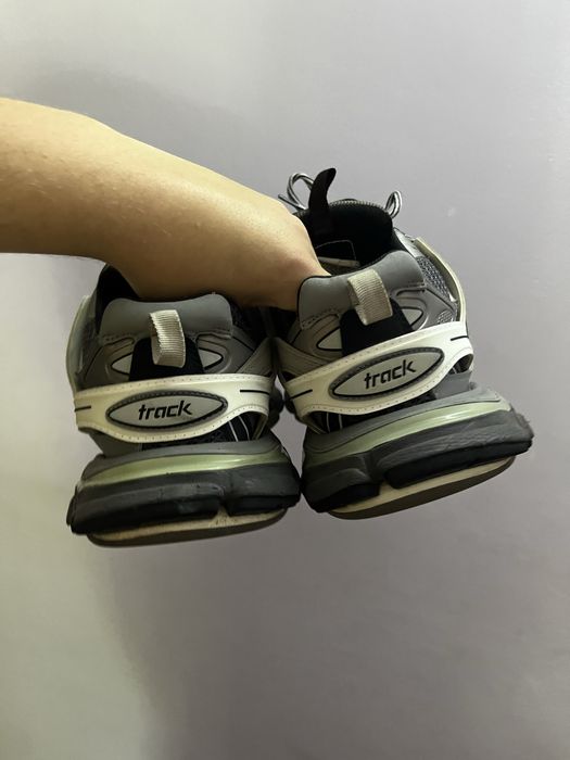Balenciaga track