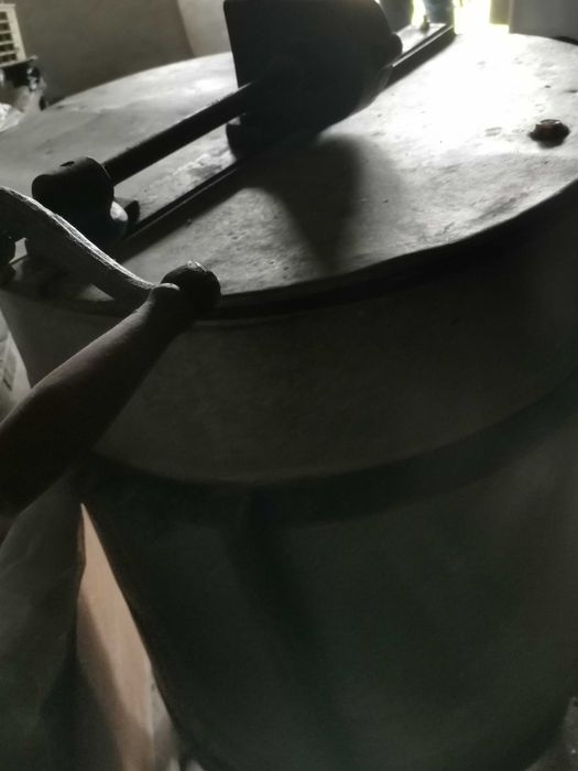 Центрофуга за мед