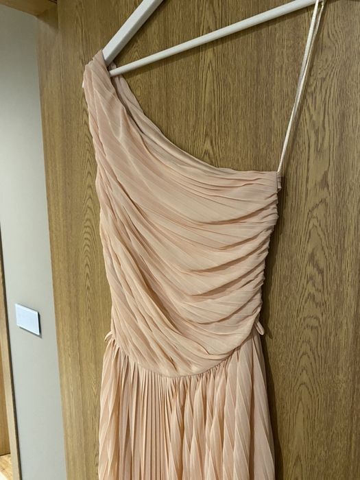 Нова рокля MOHITO