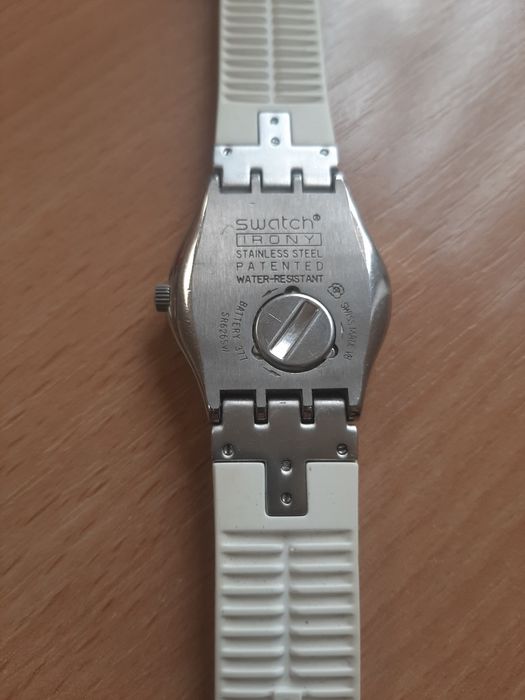 Ceas de damă Swatch Irony (Swiss Made) – Carcasă inox, detalii cristale

 Swiss Mad