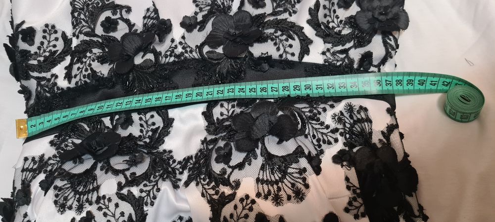 Rochie alb cu negru - scurta