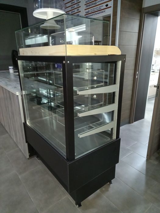Витрина кондитерская премиум.