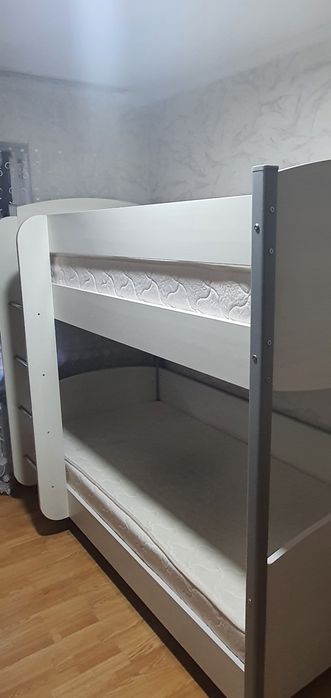 Кровать двухъярусная