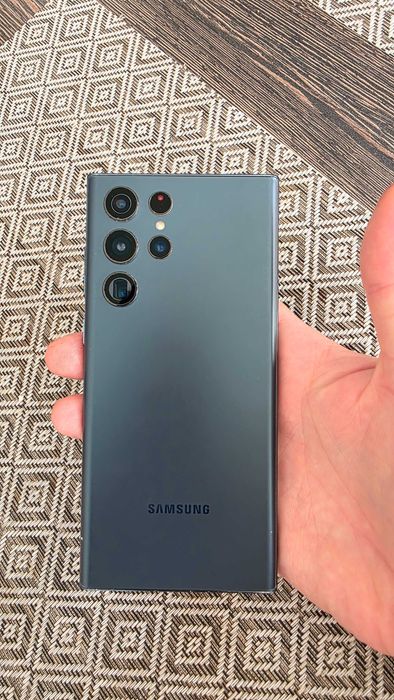 Vând Samsung S22 ultra 5G cu memorie de 512 GB