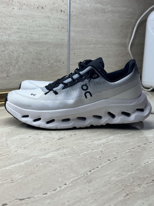 Кроссовки On running