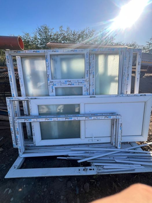 Vand geamuri si uși de termopan