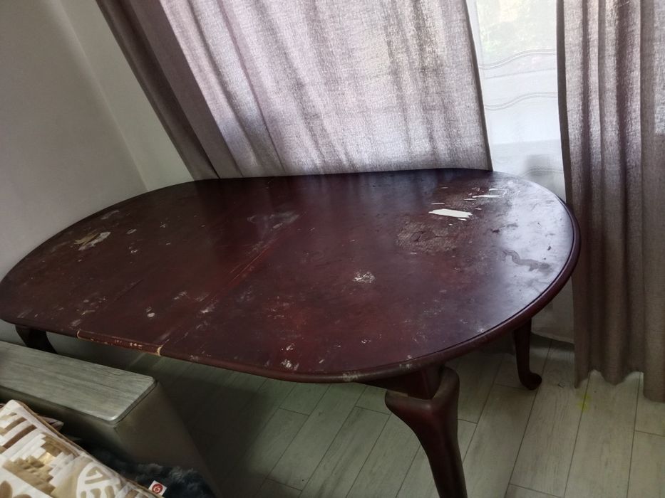Продаю дубовый стол самовывоз