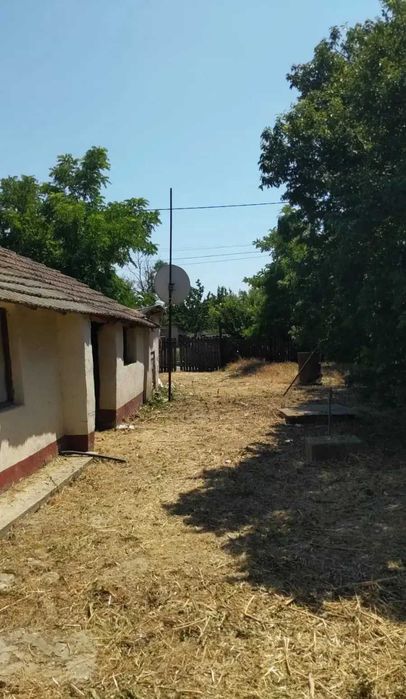 Casă bătrânească la șosea principală Ograda, Ialomița