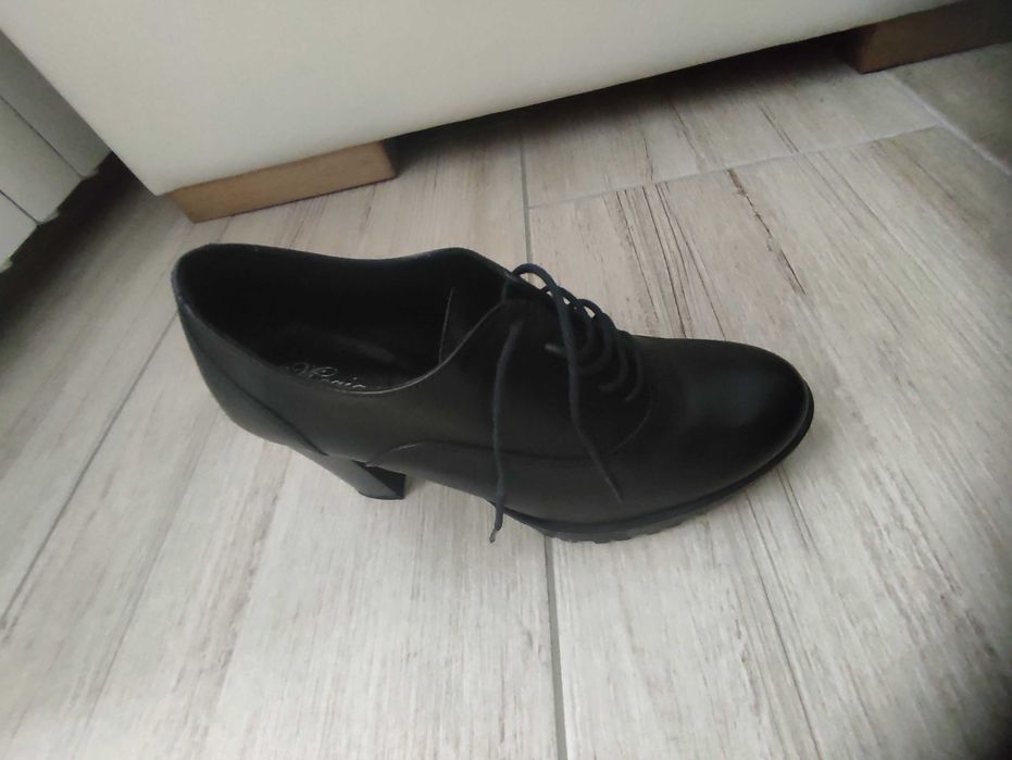 Кожени дамски обувки номер 38