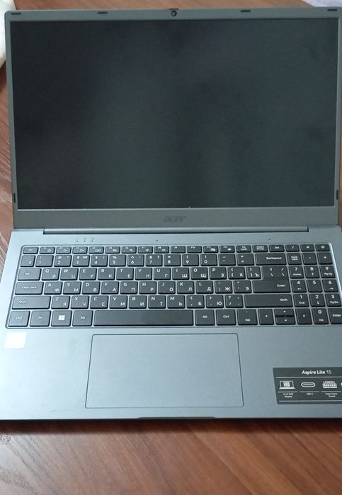 Noutbuk Acer aspire lite 15