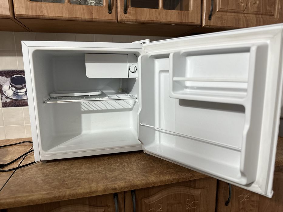 Мини холодильник Midea
