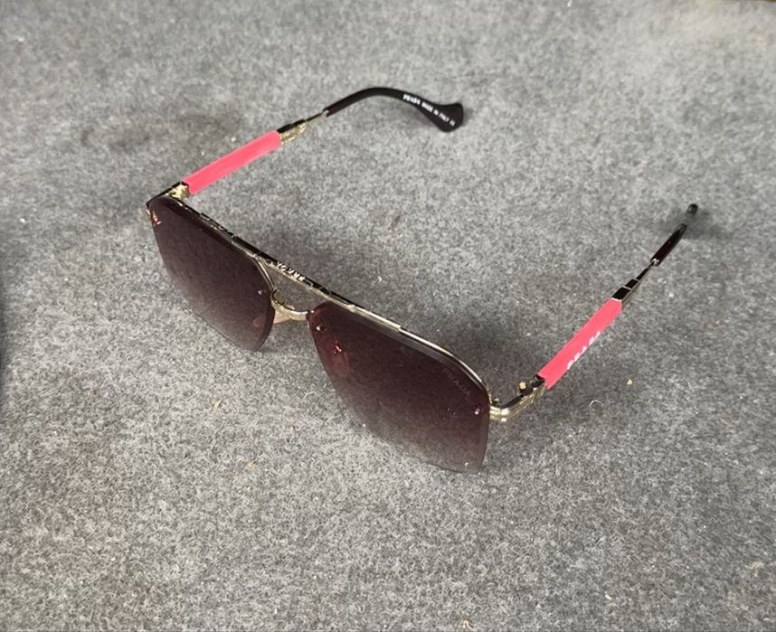 Солнцезащитные очки Prada PR79WS, оригинал