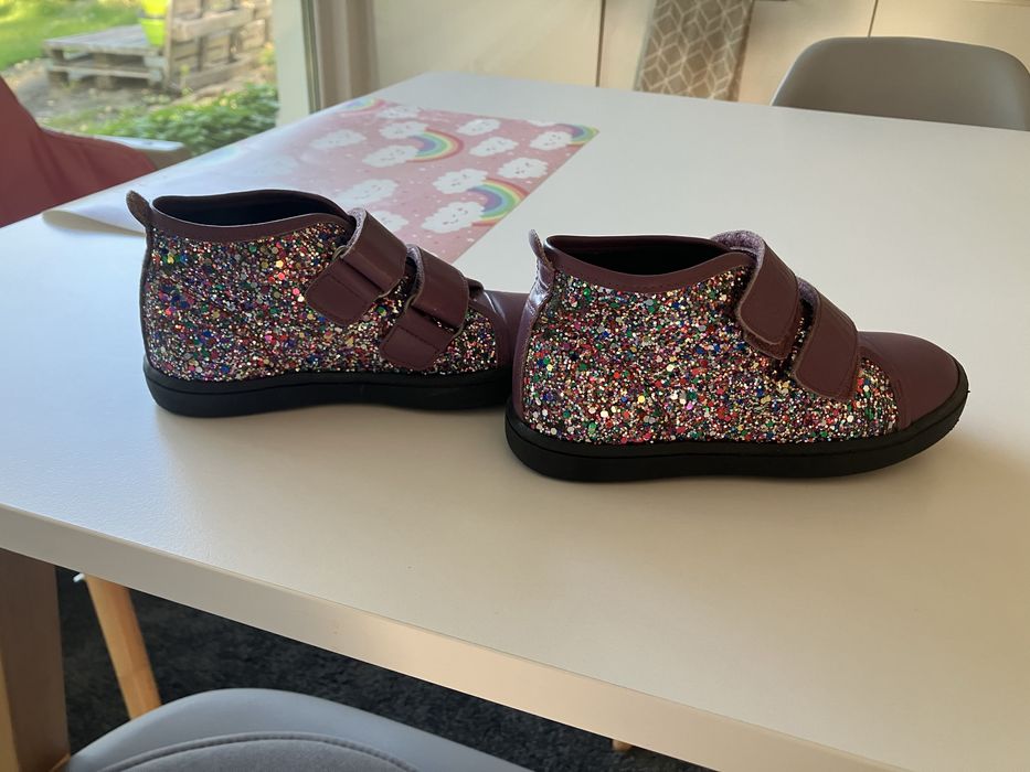 Блестящи Боти момиче кожа