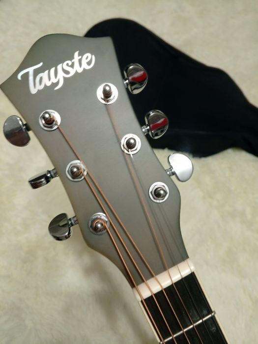 Гитара акустическая