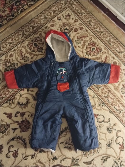 Детский киимдер көп киилмеген таза жагдаида бала есеип кетти