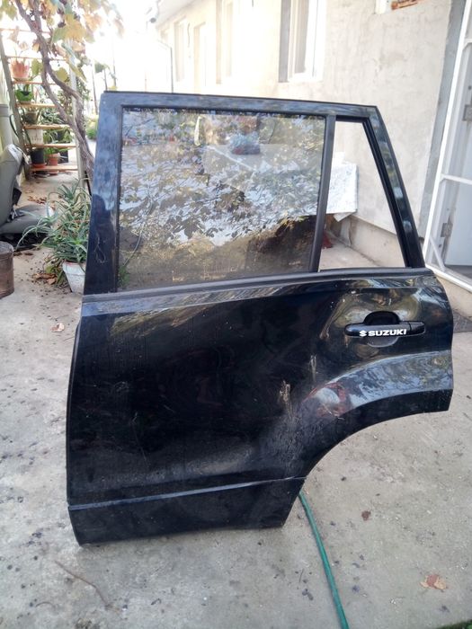 Geam lateral stanga spate suzuki grand vitara
