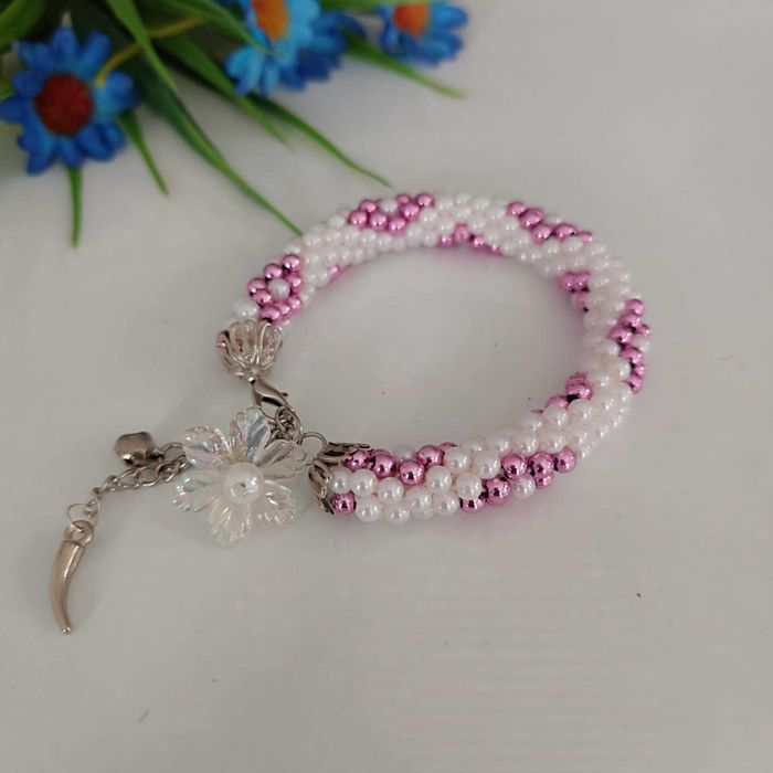 Ръчно изработена гривна