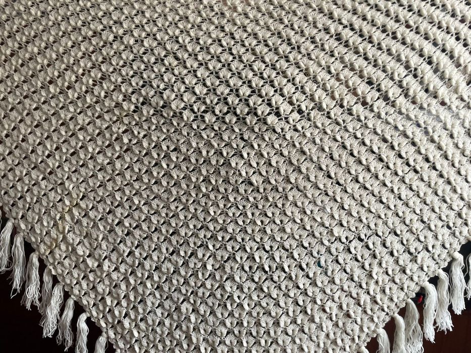 Продам шаль .ручная работа.