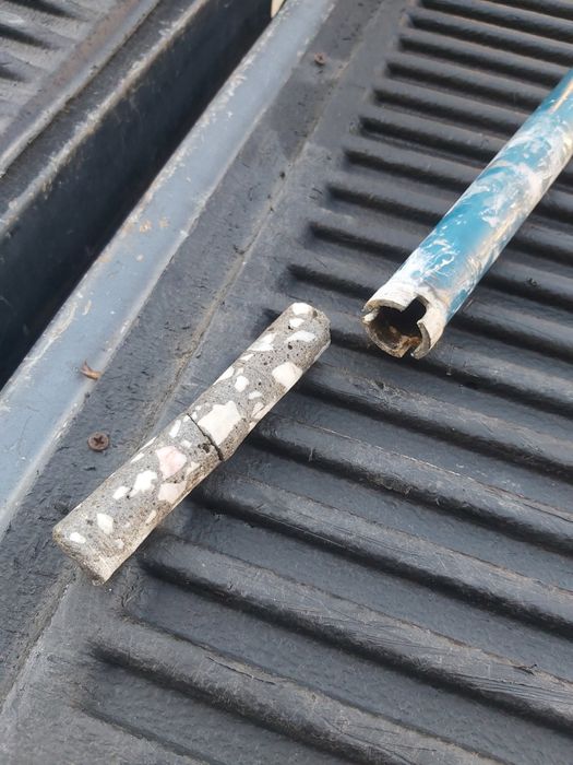 Сондажна ръчна ядкопробивна машина за вземане на скални  проби.