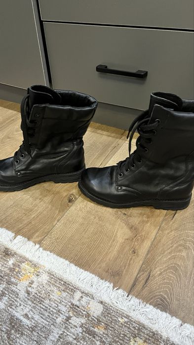 Продам кожанные берцы 37 размер