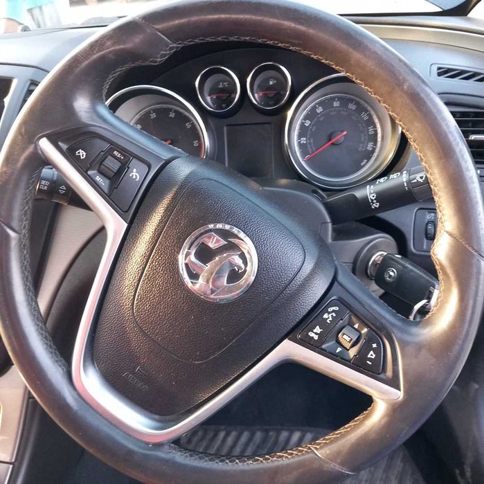 Опел Инсигния A 2,0 дизел графит/Opel Insignia A, A20DTH graphitе 2011