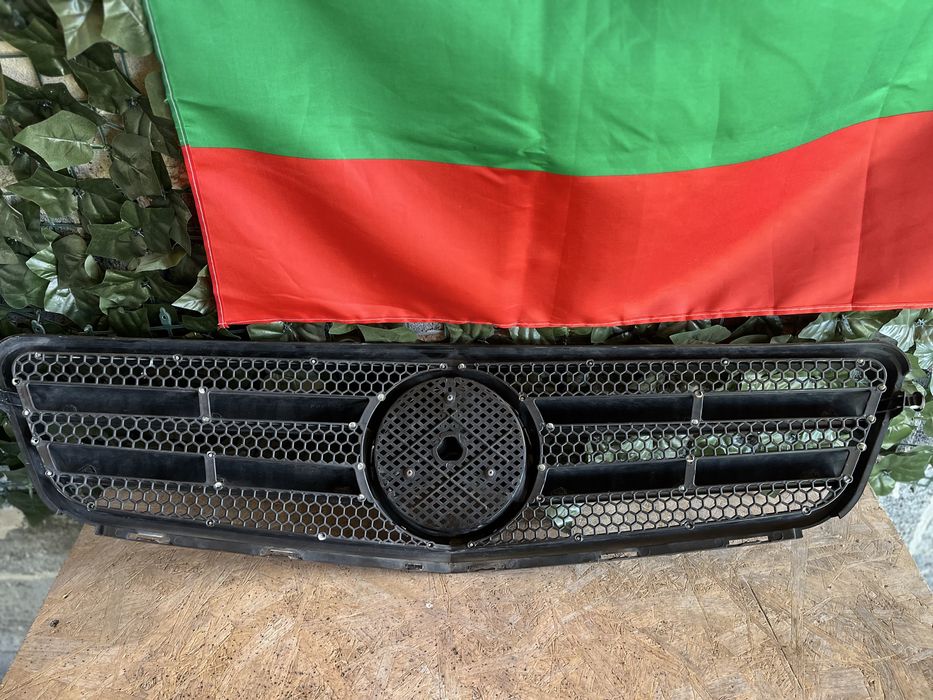 Решетка за Mercedes w204