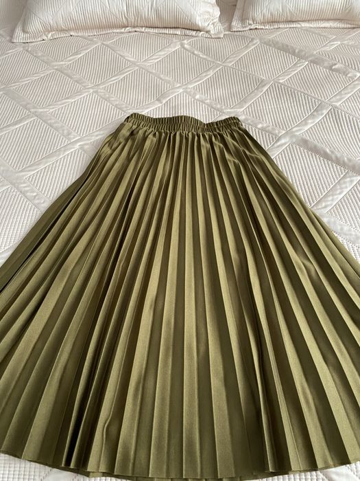 Женская юбка до колен