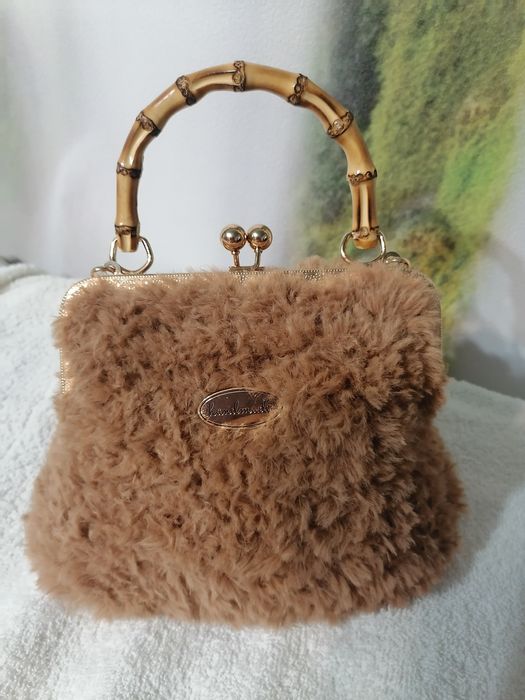 Кокетна чантичка