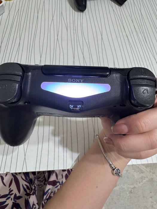 Джойстик PlayStation 4