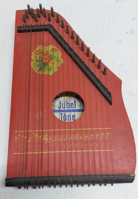 Ретро музикален инструмент цитра