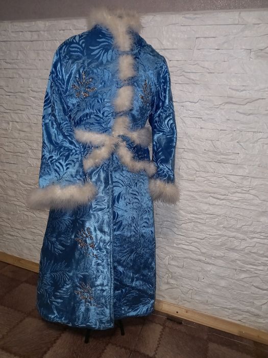 Продам костюм Снегурочки