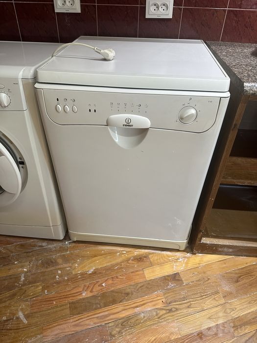 Idish yuvish mashinasi. машина посудомойка Indesit