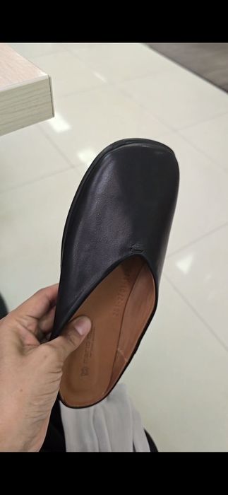 Кожаные шлепки,  стильные