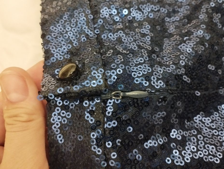 Синее платье с паетками