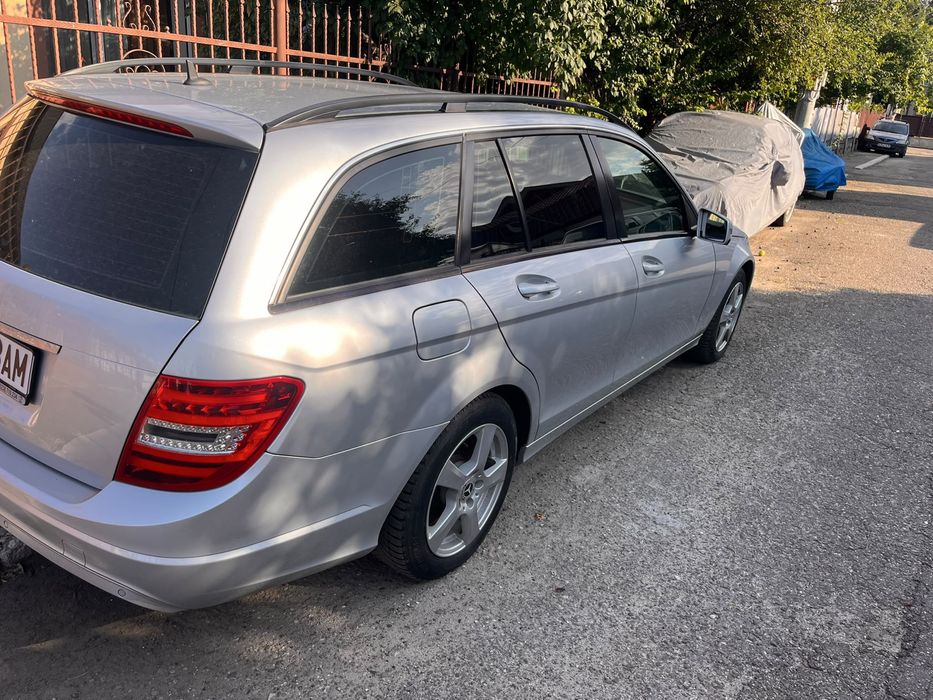 Mercedes-Benz C220 CDI BlueEFFICIENCY T-Modell – 170 CP – 2013