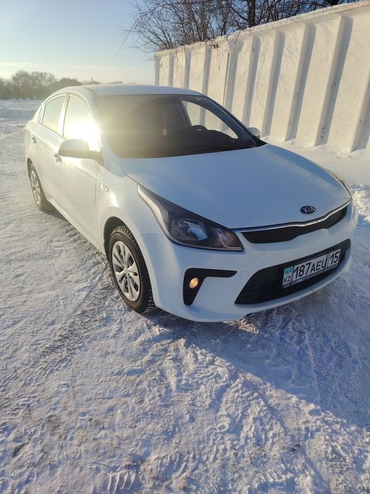 Авто киа Рио 2019
