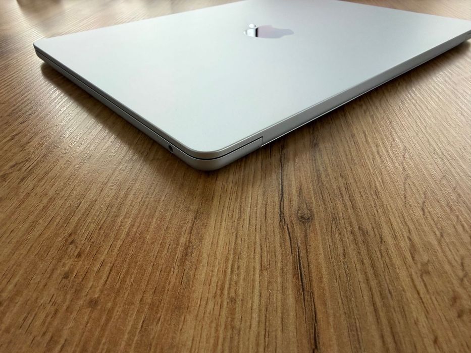 MacBook Air 13" M4 Chip 10-CPU, 10-GPU, 24GB RAM, 512GB SSD В ГАРАНЦИЯ ДО 4.12.2026г
