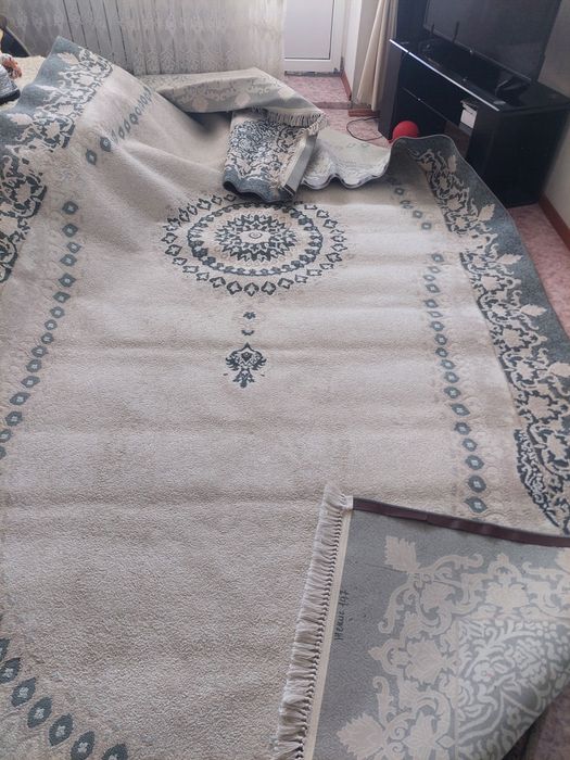 Продам ковёр турецкий 5 на 2,5
