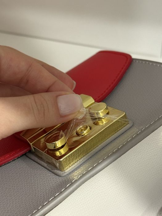 Geantă furla.