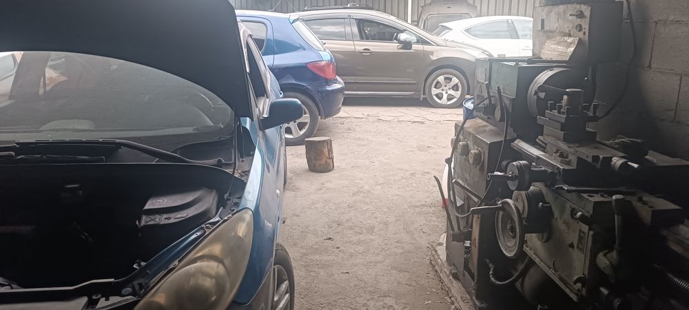 Продам . Варианты. На полном ходу . Двигатель привозной.