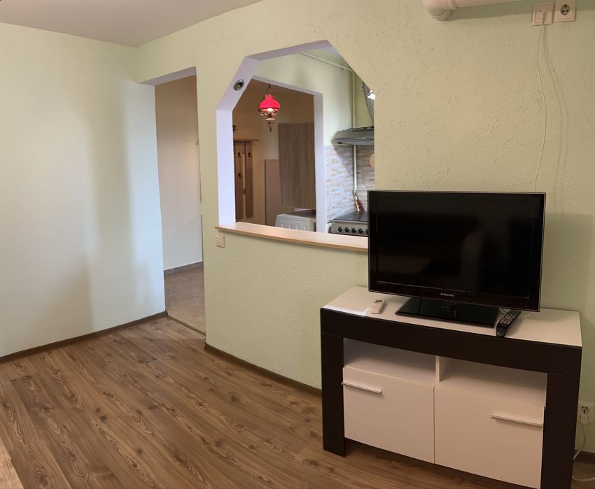 Proprietar inchiriez apartament 2 camere zona Lipovei !