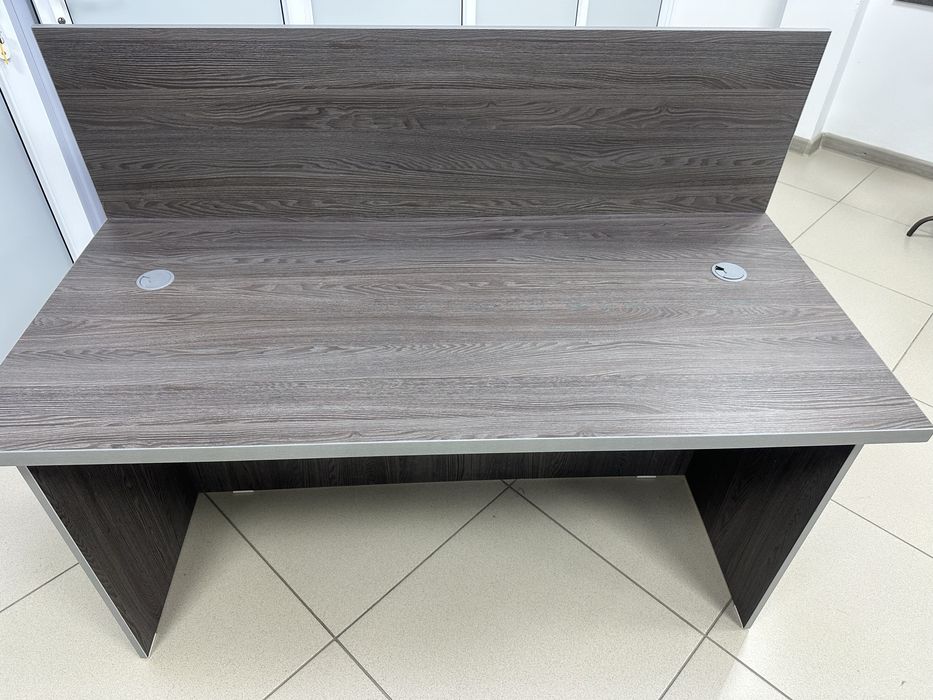 Продаеться стол для офиса