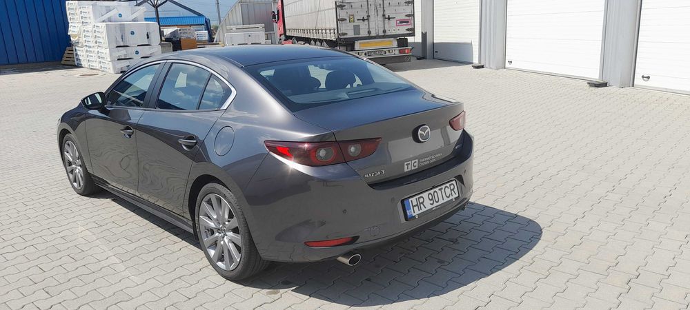 Mazda 3 SDN Skyactiv G150 AT PLUS